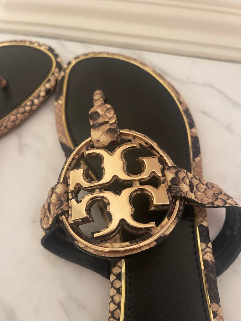 Tory Burch Black & Gold Snake-Print Logo Thong Sandals - Picture 5 of 16